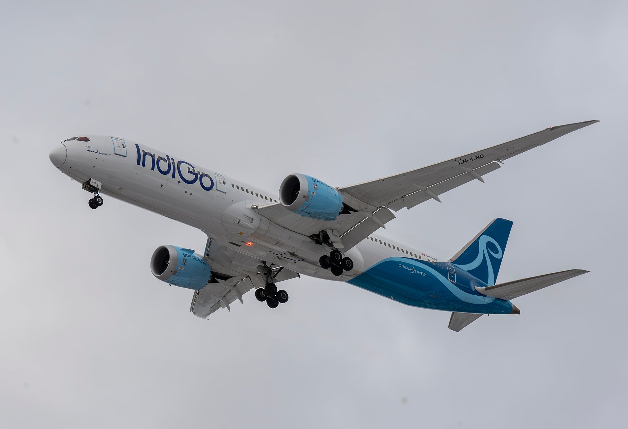 31-01-2026. Landing Bane 12. IndiGo - Boeing 787-9 Dreamliner. LN-LNO.
