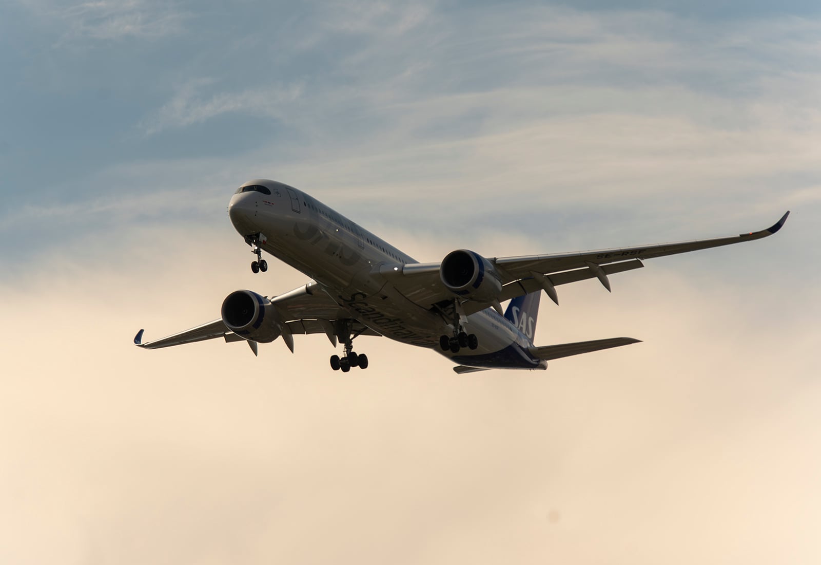 15-07-2025. Landing Bane 12. Scandinavian Airlines - Airbus 350-900. SE-RSF.